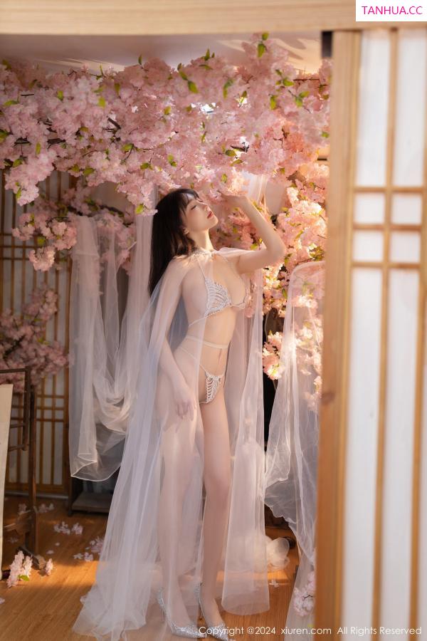 陆萱萱  [XiuRen]高清写真图 2024.07.04 No.8807 陆萱萱 性感美腿第4张图片